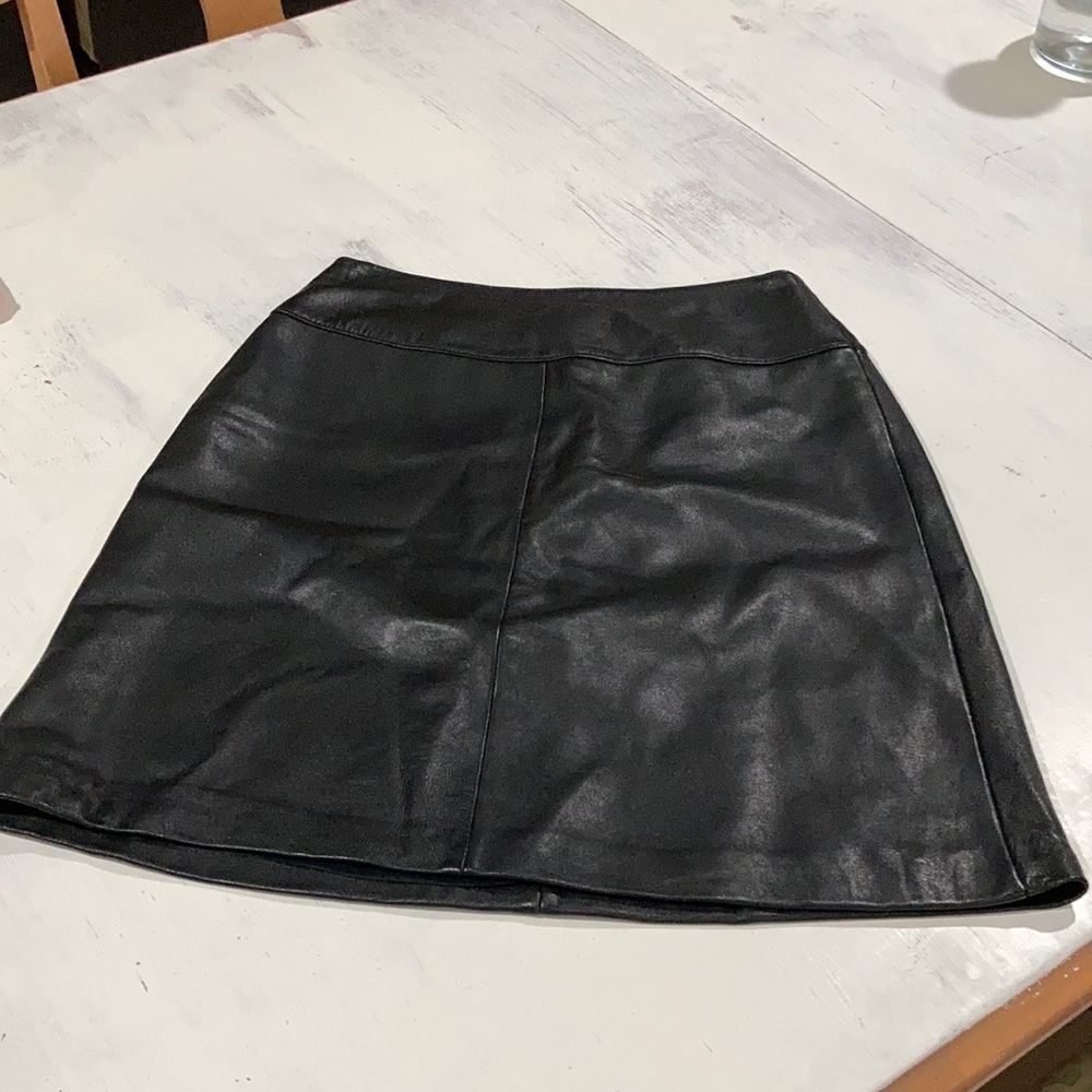 Comfy black leather skirt